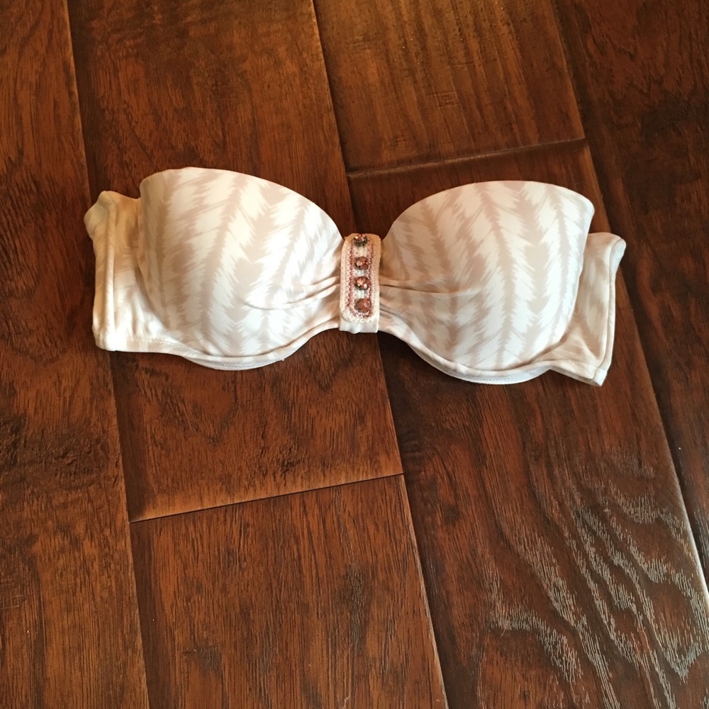 NWOT women’s push up swimsuit top